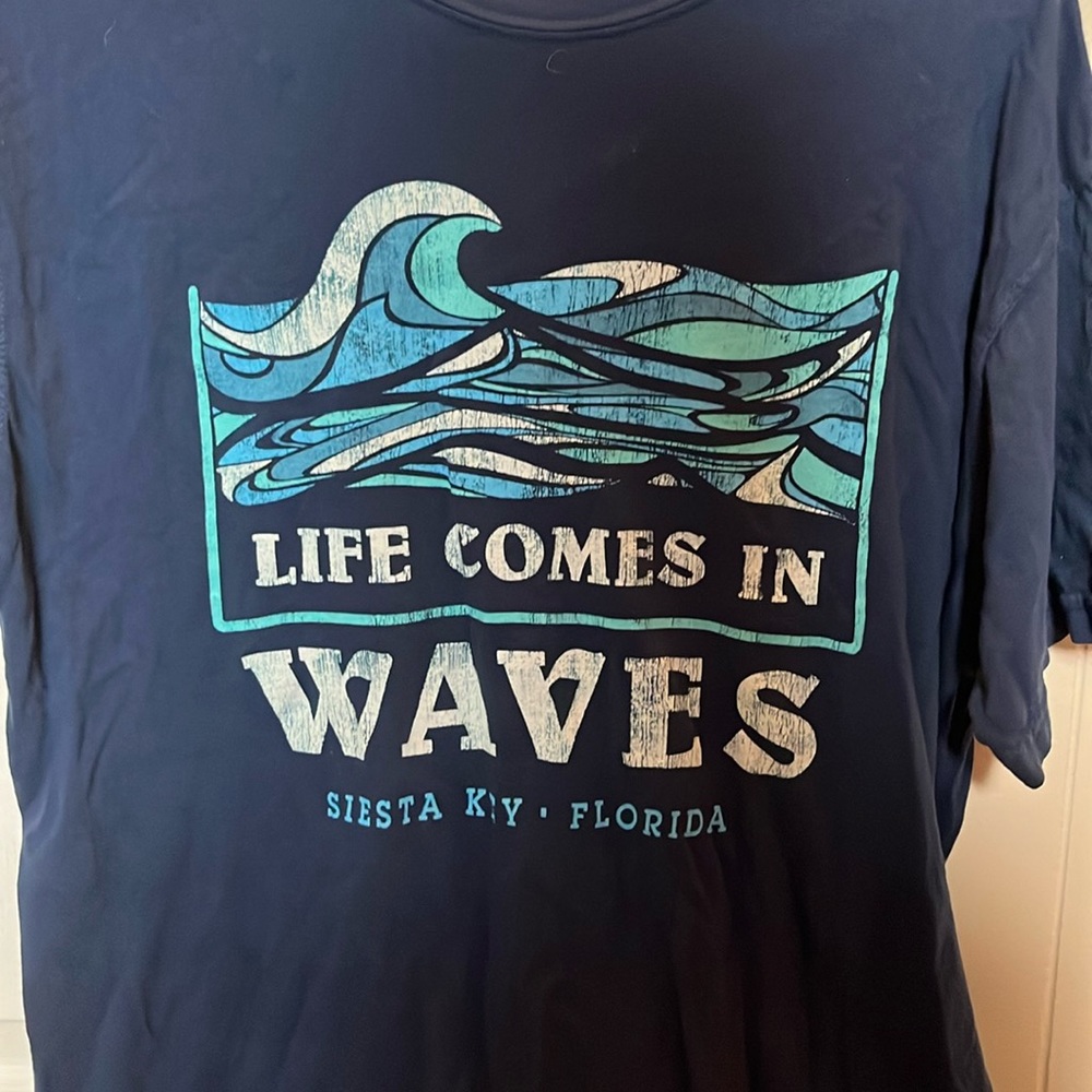 Life is good woman’s comes in waves
